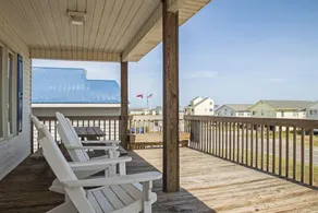 Lovely 4 Bedroom Ocean view house in West Beach - Image 3
