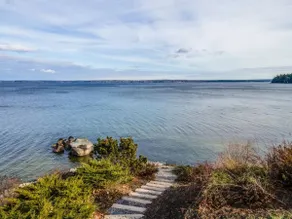 Lakefront on Sebago | Sleeps 10 & Private Beach - Image 5