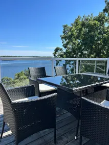 Lakefront LOTW Retreat – Dog Friendly, Road Access - Image 4