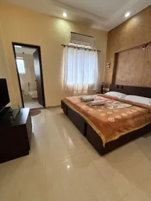 Glen Three Bedroom Apartment (full flat) - Image 3