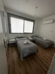 Nice and comfy beachside - Image 5