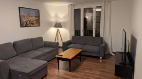3 Bedrooms Cosy House, 1 min from Train Station - Image 3