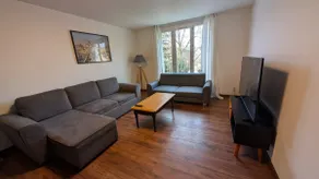 3 Bedrooms Cosy House, 1 min from Train Station - Image 2