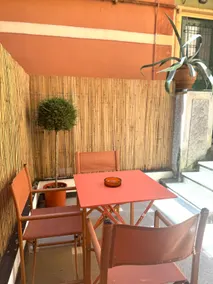 Beachfront house with patio - Image 2