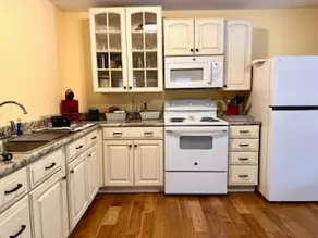 NEW 2 Bedroom Cabin 2 Miles to Montauk State Park - Image 2