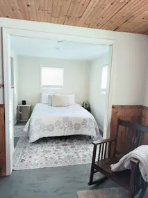 Cozy Riverside Cottage Retreat - SKI TRIP - Image 3