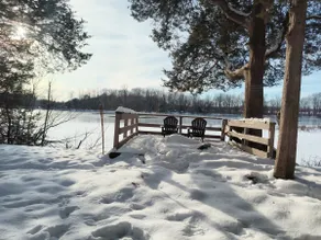 Cozy Riverside Cottage Retreat - SKI TRIP - Image 5