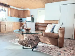 Cozy Riverside Cottage Retreat - SKI TRIP - Image 2
