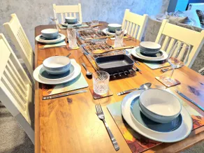 Large, Stylish 3 Bed House with Garden - Image 3