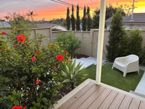Entire House, English garden, Private Driveway - Image 5