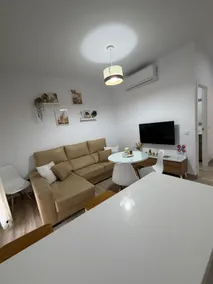 Modern apartment with terrace in Carmona - Image 4