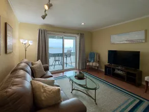 Poolside Island Condo - Image 2