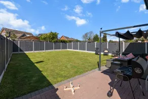 6 BR 3 Bath Spacious Tudor House & Free Parking - Image 5