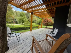 Cozy Corner Retreat - corner lot, newly renovated - Image 4
