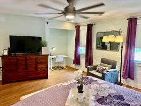 *Chic Azalea Studio | King Bed | Flowertown Charm - Image 5