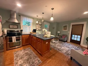 *Azalea Bar•Secret Garden Apt - sleeps 3 - Image 2