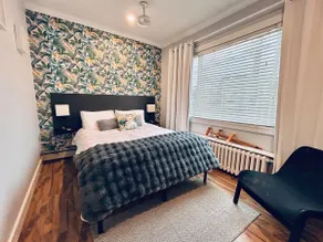 2BR City Stay/ Walkable - Close to Uni & Hospitals - Image 2