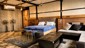 The Wooden Gem Penthouse |Hot Tub| 120” Projector - Image 5