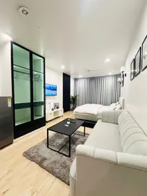 The Chic Studio A Luxury Studio in City Center - Image 3