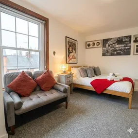 Charming & Cosy Studio - M40 Town & Train 8 mins - Image 2
