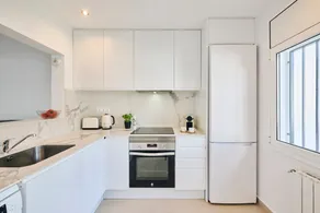 Spacious Family Home - Garden/ Min to the Beach - Image 2