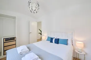 Spacious Family Home - Garden/ Min to the Beach - Image 4