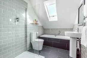 Modern, cosy, tranquil, welcome to the coach house - Image 5