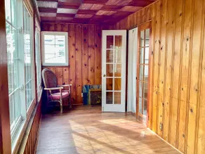 Spacious family duplex near Yale - Image 3