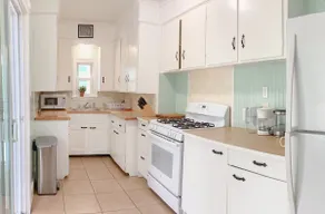 Spacious family duplex near Yale - Image 4