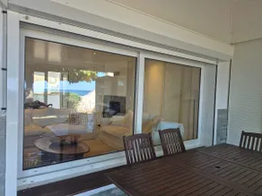 Spacious villa with direct access to the beach - Image 5