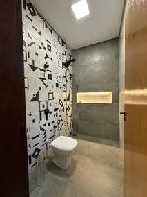 High-end house with an en-suite bathroom - Image 4