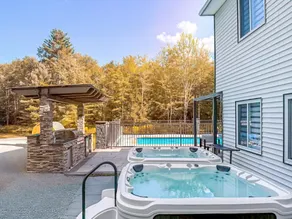 Exclusive Lakeside Retreat- Pool/2HotTub/Sauna/RV - Image 3