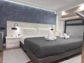 Zen Apartment with Private Hot Tub - Image 3