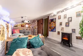 Cozy house with Harry Potter area and wood-burning stove - Image 4
