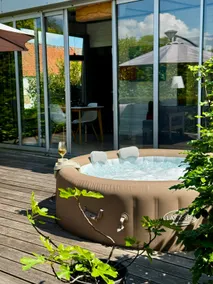 RhineView: waterfront luxury (+jacuzzi!) - Image 5
