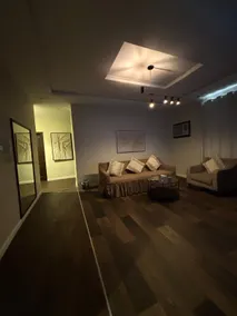 Deluxe Apartment, Prime Location - Image 2