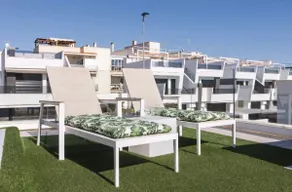 Villa conviviale et familiale avec piscine chauffée, terrasse et internet haut débit | Vue jardin - Image 4