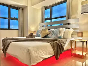 John's Corner 38th King Bed @Horizons 101 2BR 2BA - Image 4
