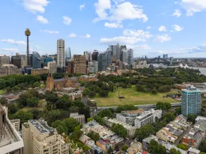 Outdoor Dining and Amazing City Views for 8 People - Image 5