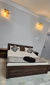 ”Infinity Homestays 2ndFloor”-Luxe 2 BHK Panchwati - Image 5