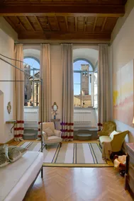Ponte Vecchio, Art & Design in Historic Palace - Image 2