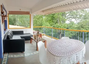 Casa Barcinales among greenery - Image 3