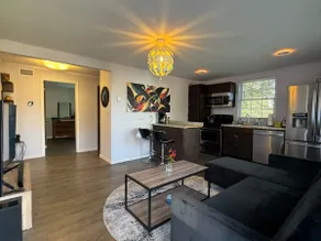 Cozy private one bedroom - Image 2