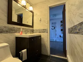 Cozy private one bedroom - Image 4