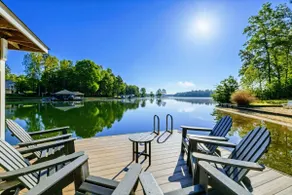 NEW 6BR Lakefront Lake Anna 5 Suites, Dock, Beach - Image 2