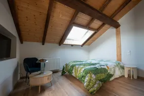 The small Vosges bedroom - Image 3