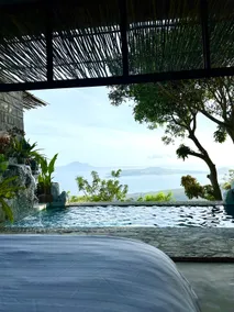 Overlooking Villa in Tagaytay with Infinity Pool - Image 2