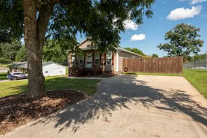 Quiet Triad Home for Work & Rest - Image 2