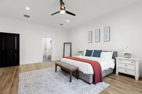*Master suite*Soaking Tub* Spacious Kitchen* - Image 3