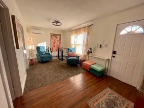 The Cozy Cottage Awaits You - Image 3